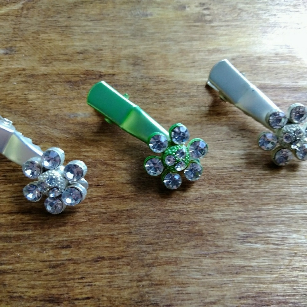 Hair Accessories Crystal Flower Clips NOS Vintage
